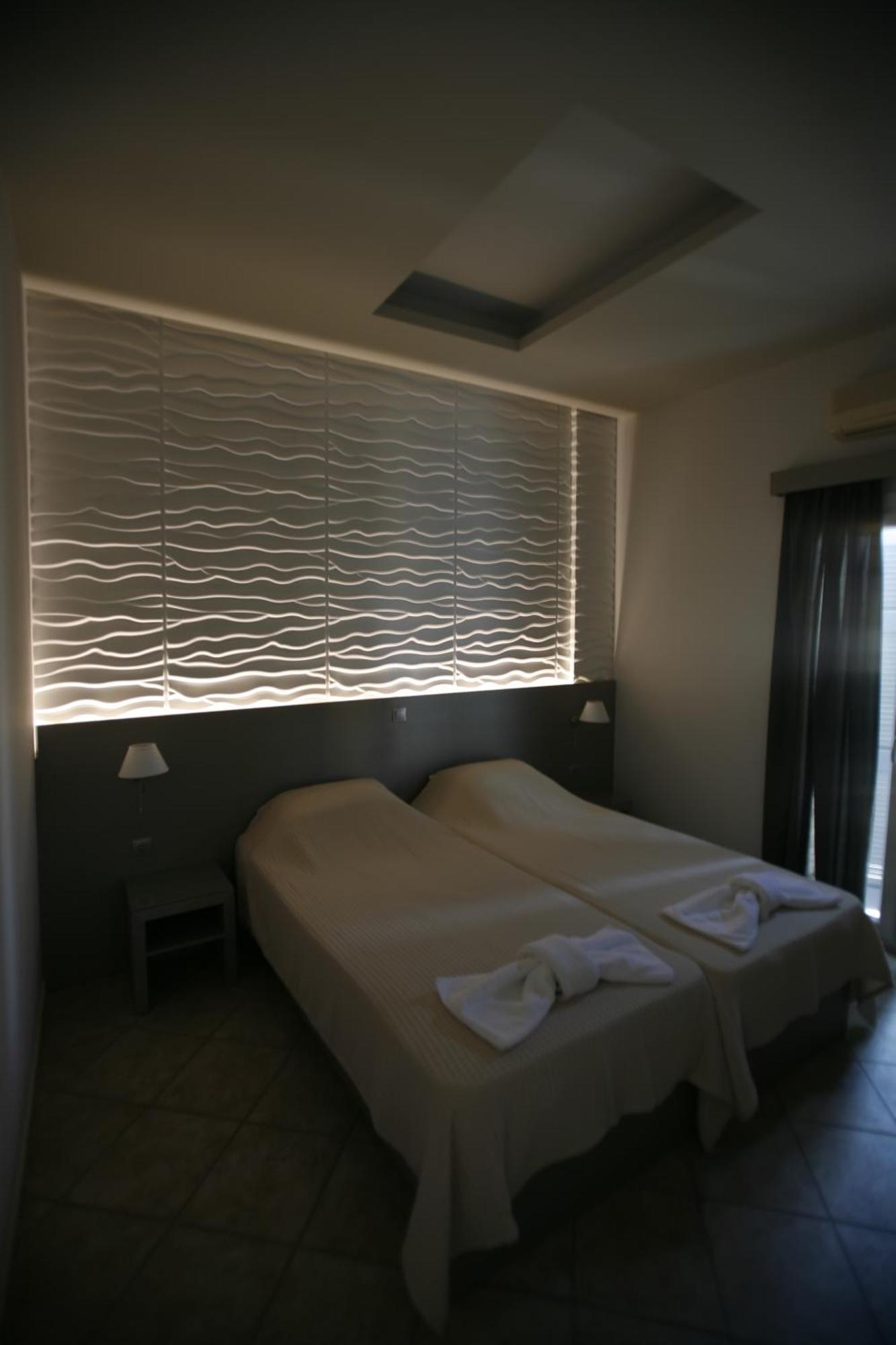 Hotel Ethrion Ermoupoli Habitación foto